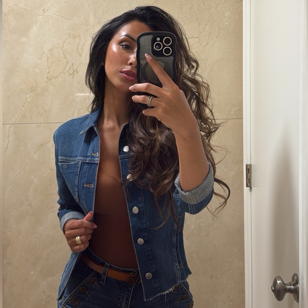 L'AGENCE Classic Blue Denim Janelle Raw-Cut Denim Jacket